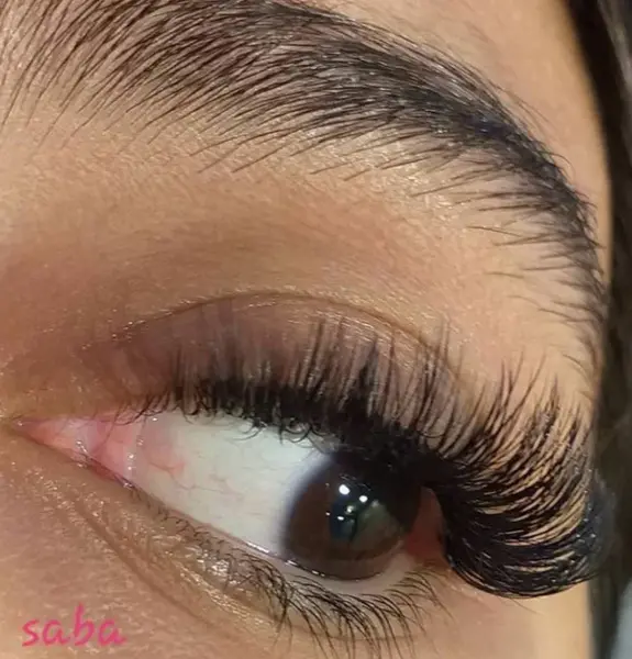 عکس کاشت مژه والیوم