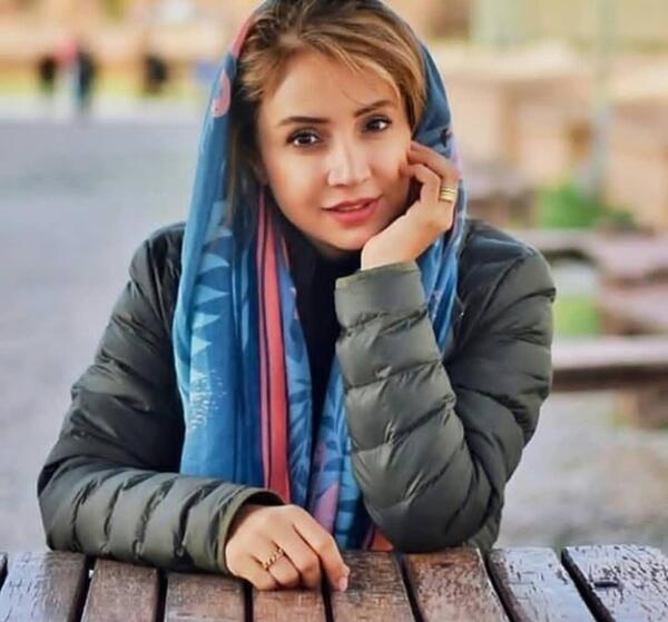 عکس شبنم قلی خانی با مقنعه