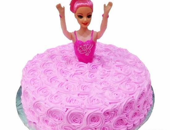 عکس باربی روی کیک