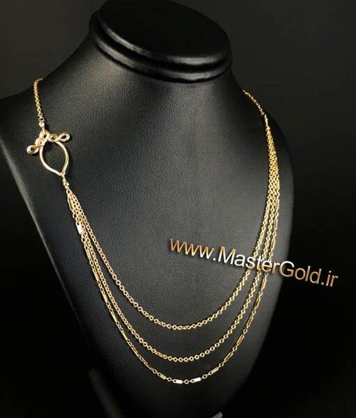 عکس گردنبند رو لباسی طلا