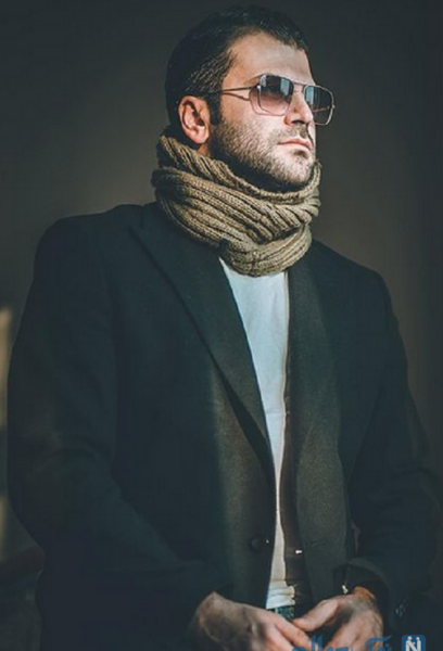 عکس روزبه حصاری با عینک