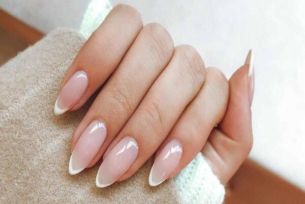 عکس مدل ناخن فرنچ مربع