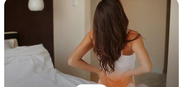 عکس آبی که از زن خارج میشود