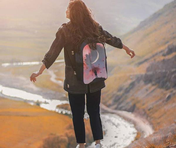 عکس دخترونه شیک لب دریا