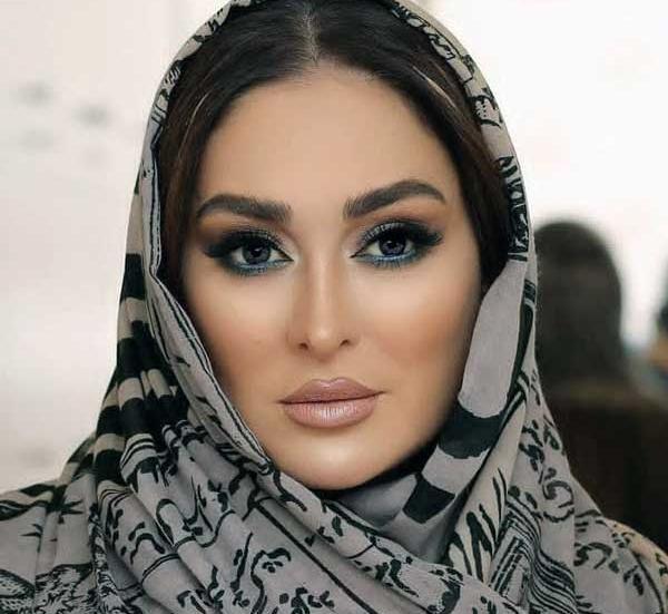 عکس الهام حمیدی در خانه اش