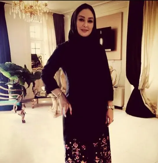 عکس الهام حمیدی در خانه اش