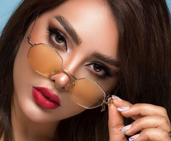 عکس لب قرمز دخترانه