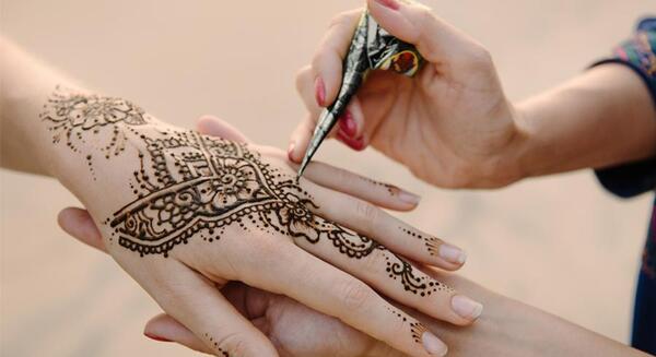عکس حنا هندی روی دست