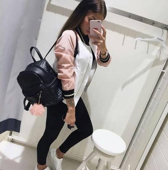 عکس دختر جلوی آینه برای پروفایل