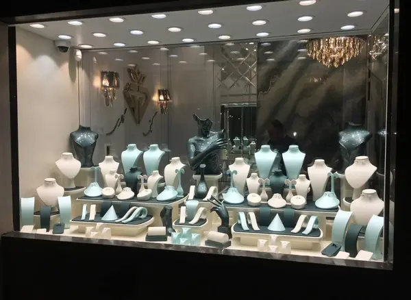 عکس دکور طلا فروشی