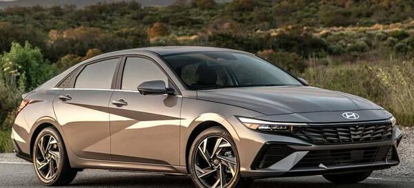 عکس ماشین hyundai elantra