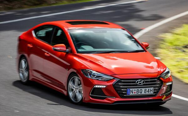 عکس ماشین hyundai elantra
