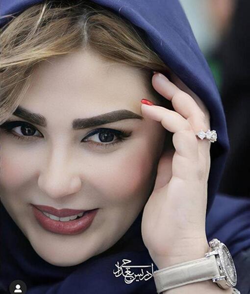 عکسی از نیوشا ضیغمی