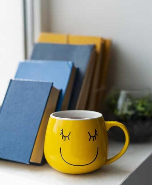 عکس لیوان چای در طبیعت