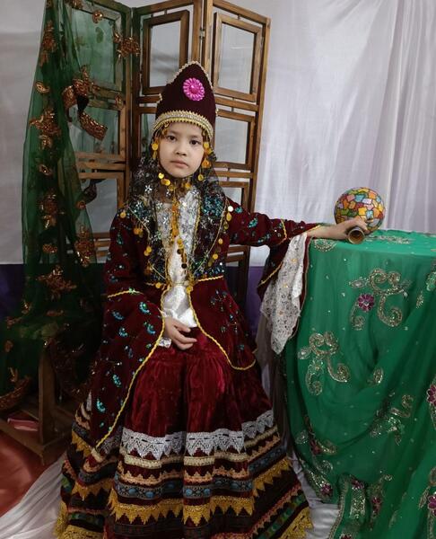 عکس لباس سنتی یلدا