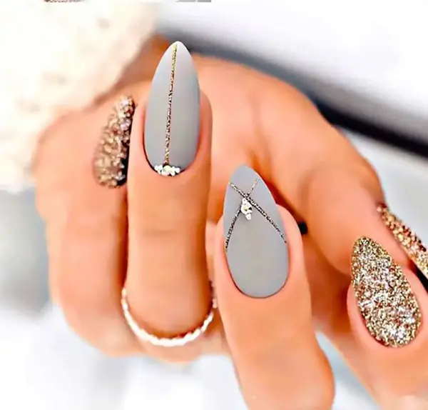 عکس مدل ناخن ساده مات