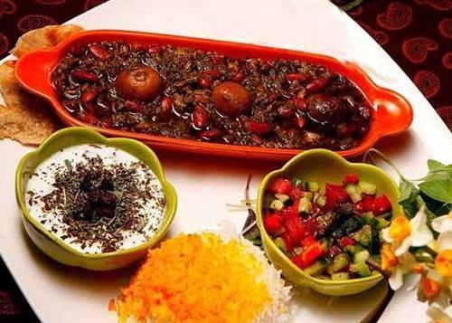عکس تزیین برنج و قورمه سبزی