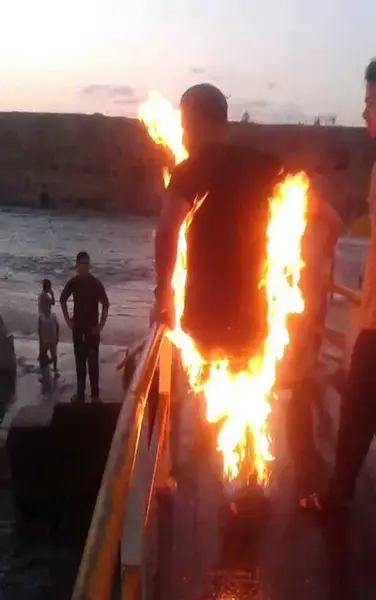 عکس اتش گرفتن انسان