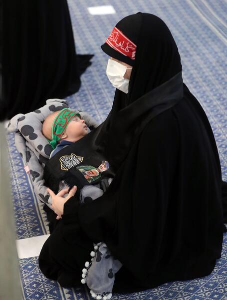 عکس رهبر در اربعین