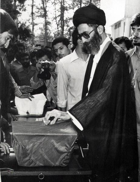 عکس رهبری قدیمی