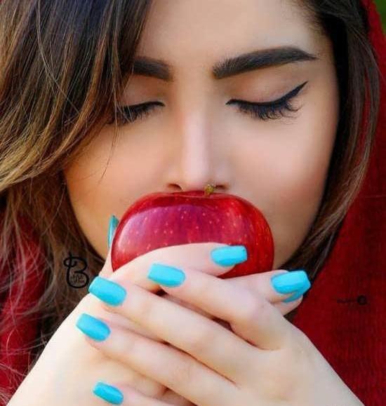 عکس یلدایی دختر