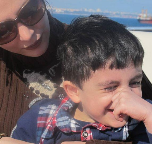 عکس رویا میرعلمی و فرزندش