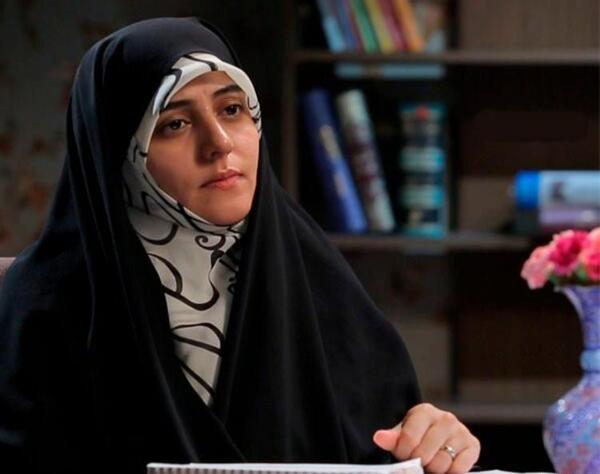 عکس مجری زن دهکده المپیک