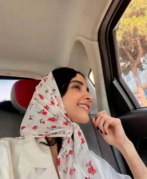 عکس الهه حصاری و پدرش