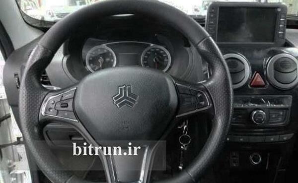 عکس داخل ماشین ساینا جی