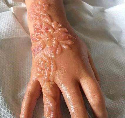 عکس طرح با حنا روی دست