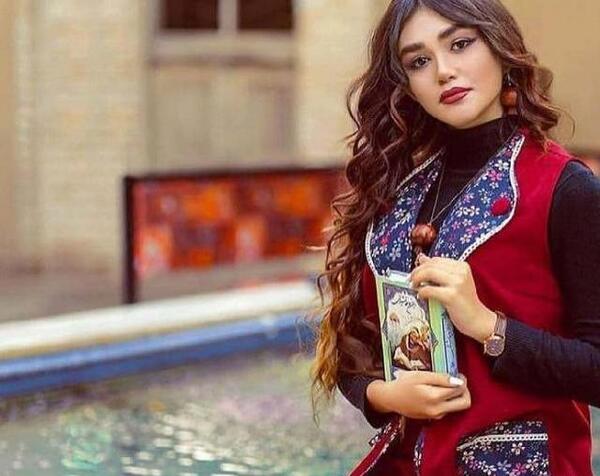 ایده ژست عکس شب یلدا
