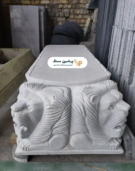 عکس شیر روی سنگ قبر