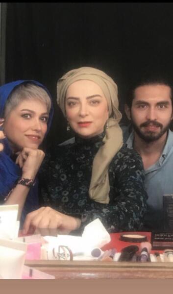 عکس حمیرا ریاضی و خواهرش