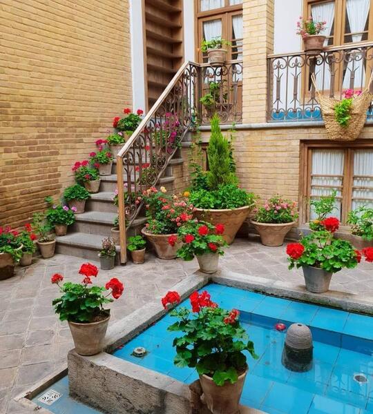 عکس ایده تزیین حیاط خانه