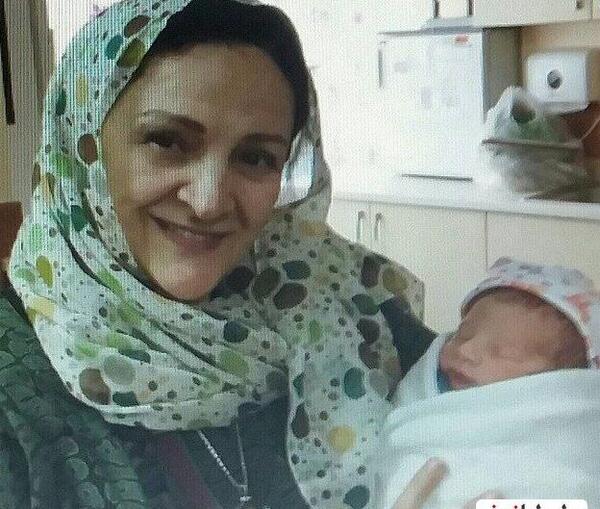 عکس خانوادگی گلاب آدینه