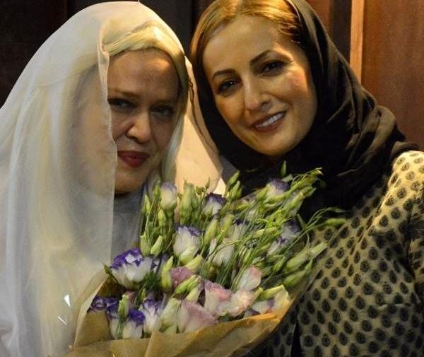 عکس شقایق دهقان با خانواده اش
