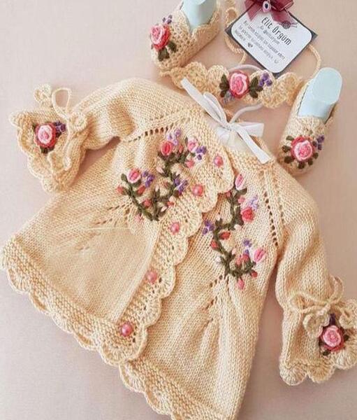 عکس لباس نوزادی بافتنی دخترانه