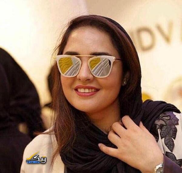 عکس خانم عینکی