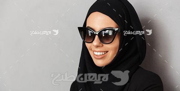 عکس خانم عینکی