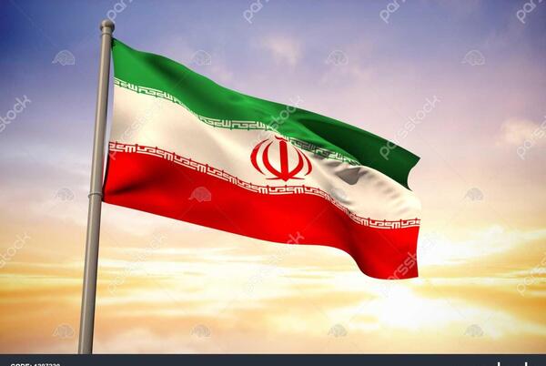 عکس پرچم ایران در طبیعت