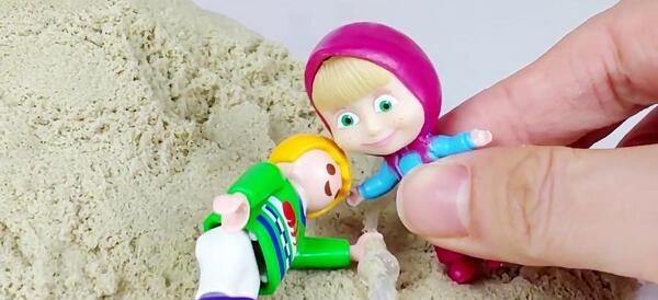 عکس عروسک ماشا و میشا