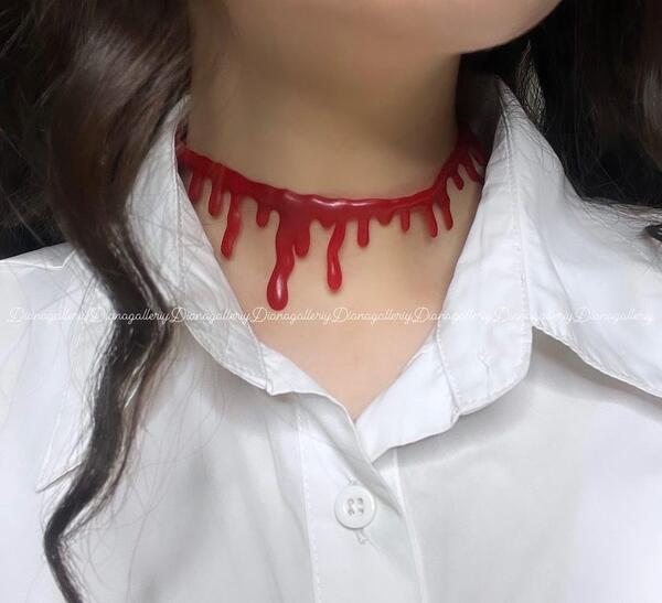عکس گردنبند خون