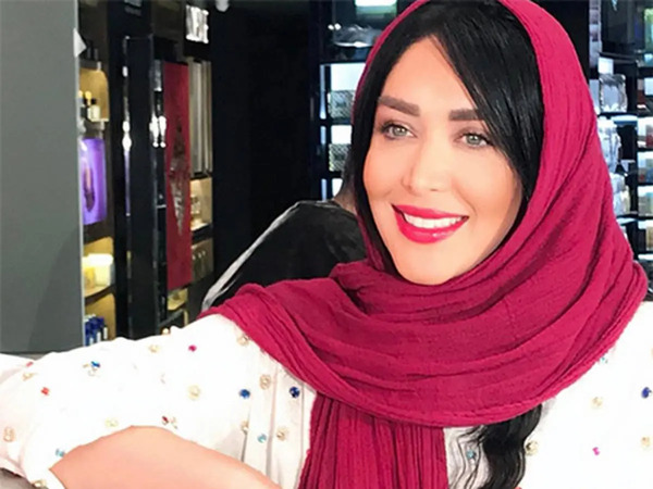 عکس سارا منجزی پور و همسرش