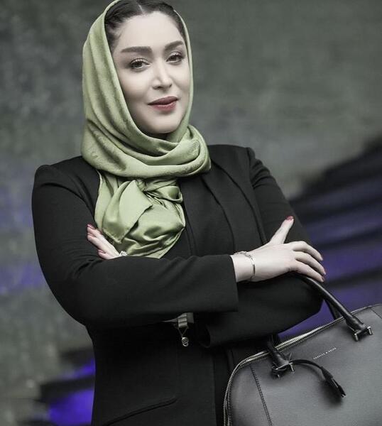 عکس سارا منجزی پور و همسرش
