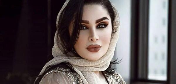 عکس دنیا جهانبخت و خانواده اش