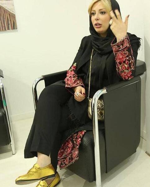 عکس کفش های نیوشا ضیغمی