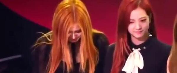 عکس لیسا ناراحت