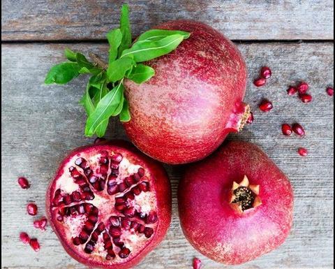 عکس انار پاییزی برای پروفایل