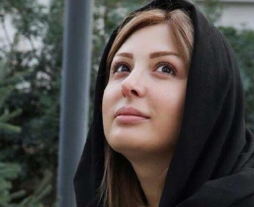 عکس نیوشا ضیغمی در آرایشگاه