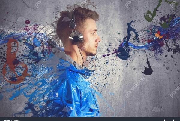 عکس پسر درحال اهنگ گوش دادن